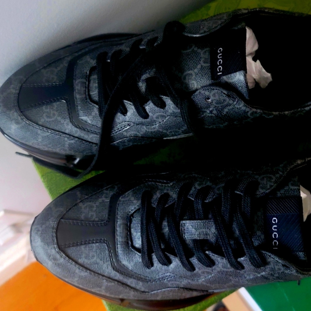 Black Gucci sneaker
